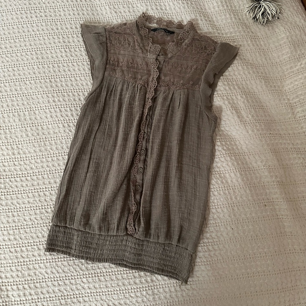 🌑 S O L D 🌑 Unique & Pretty Paper Tee Blouse